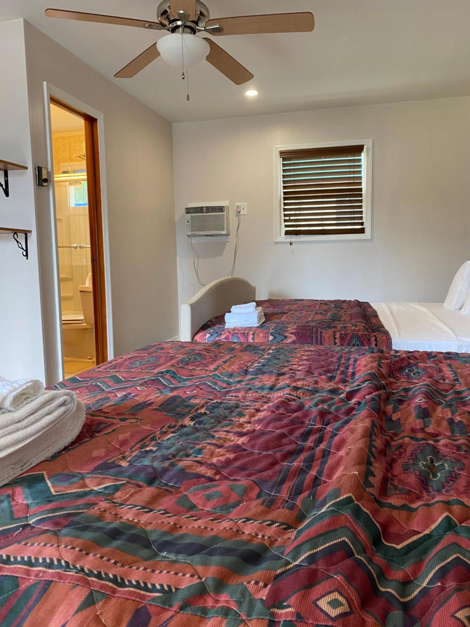 Barberry Court Motel &Cabins 乔治湖 客房 照片