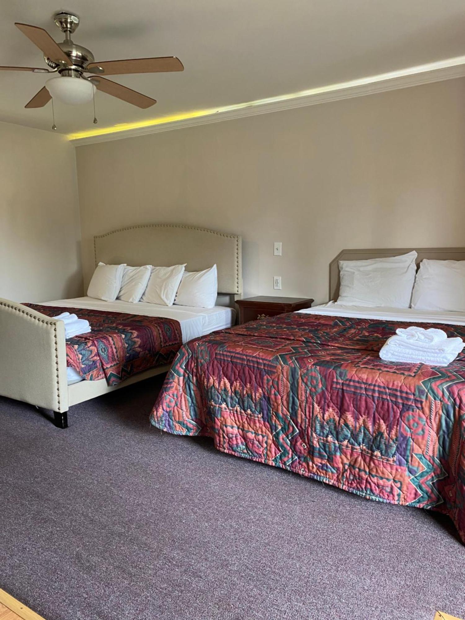 Barberry Court Motel &Cabins 乔治湖 客房 照片