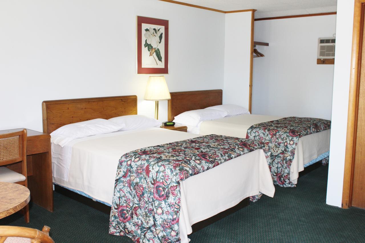 Barberry Court Motel &Cabins 乔治湖 外观 照片