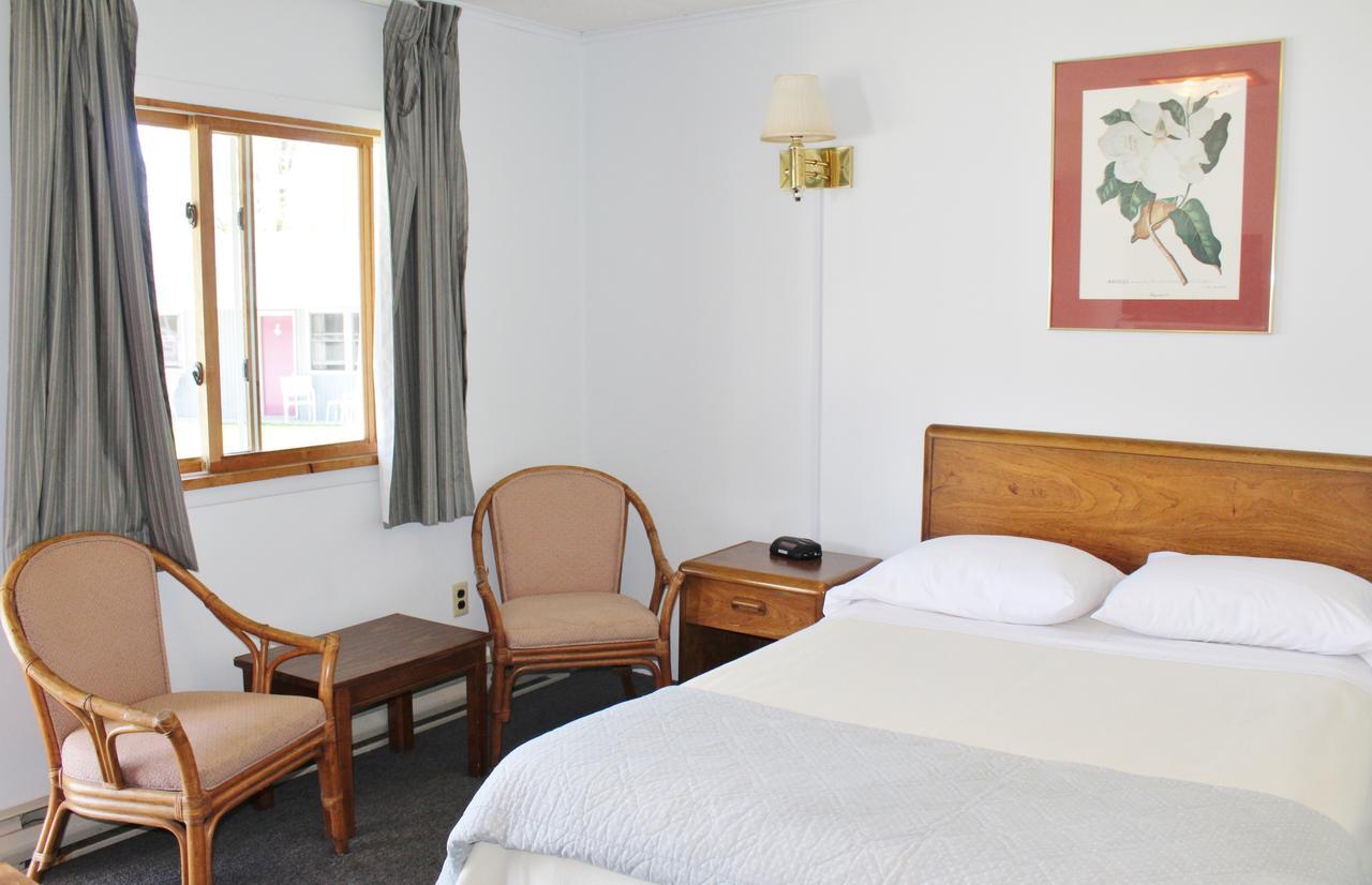 Barberry Court Motel &Cabins 乔治湖 外观 照片