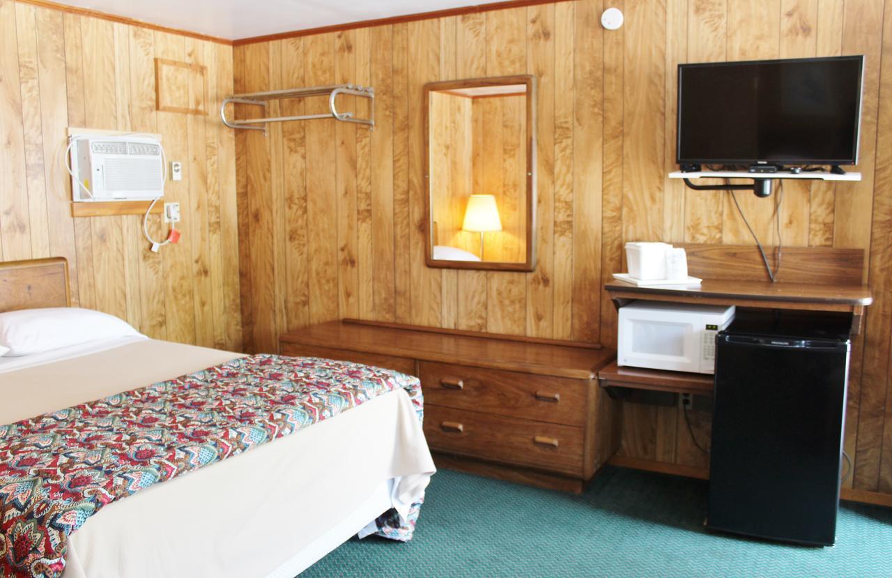 Barberry Court Motel &Cabins 乔治湖 外观 照片