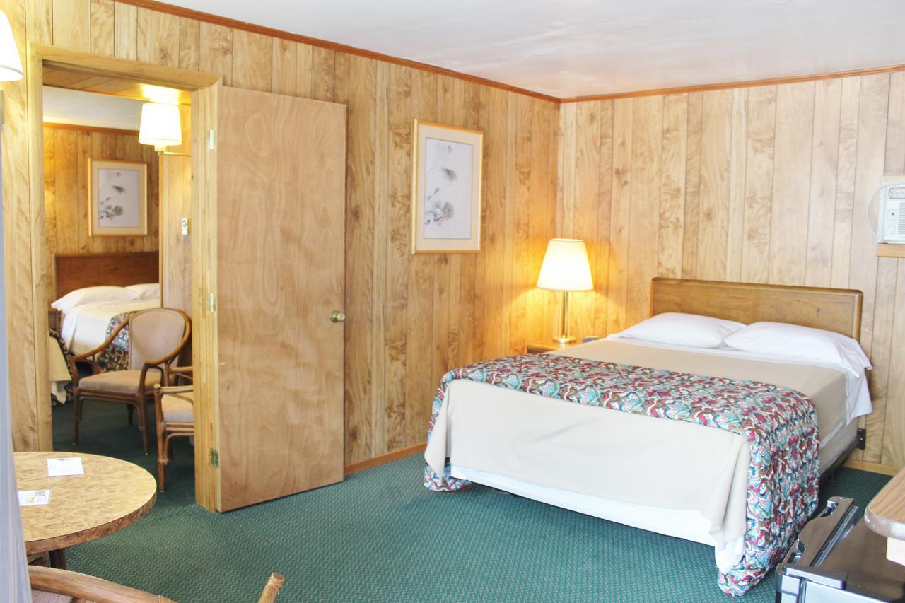 Barberry Court Motel &Cabins 乔治湖 外观 照片
