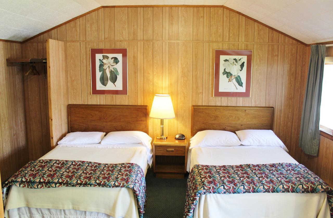 Barberry Court Motel &Cabins 乔治湖 外观 照片