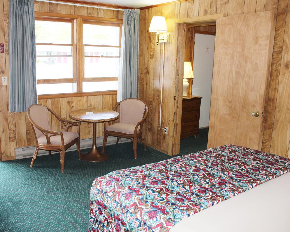 Barberry Court Motel &Cabins 乔治湖 外观 照片