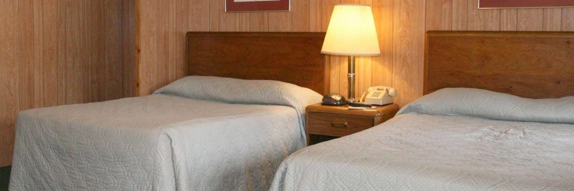 Barberry Court Motel &Cabins 乔治湖 外观 照片